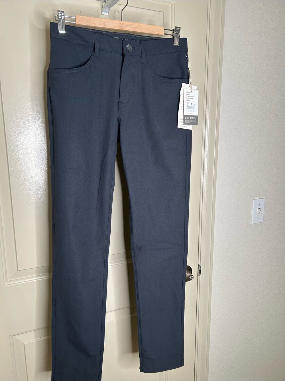 Vuori Meta Pant Size 28 Charcoal Dress Pants V430 NWT